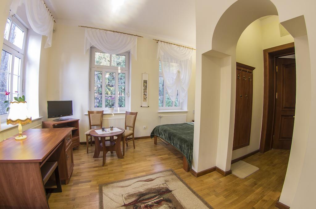 Szwajcarka Willa Z Sauna I Jacuzzi Bad Kudowa Zimmer foto